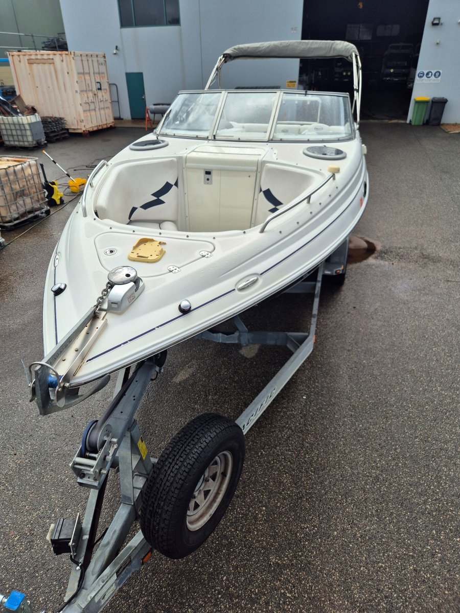 Ebbtide SP2600 Bowrider Cuddy Cabin