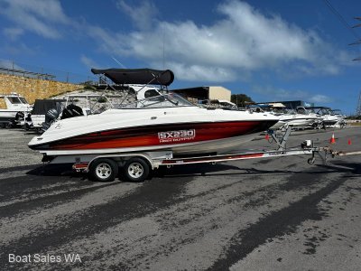 Yamaha SX230 High Output Twin Jet Bowrider 2008 Model