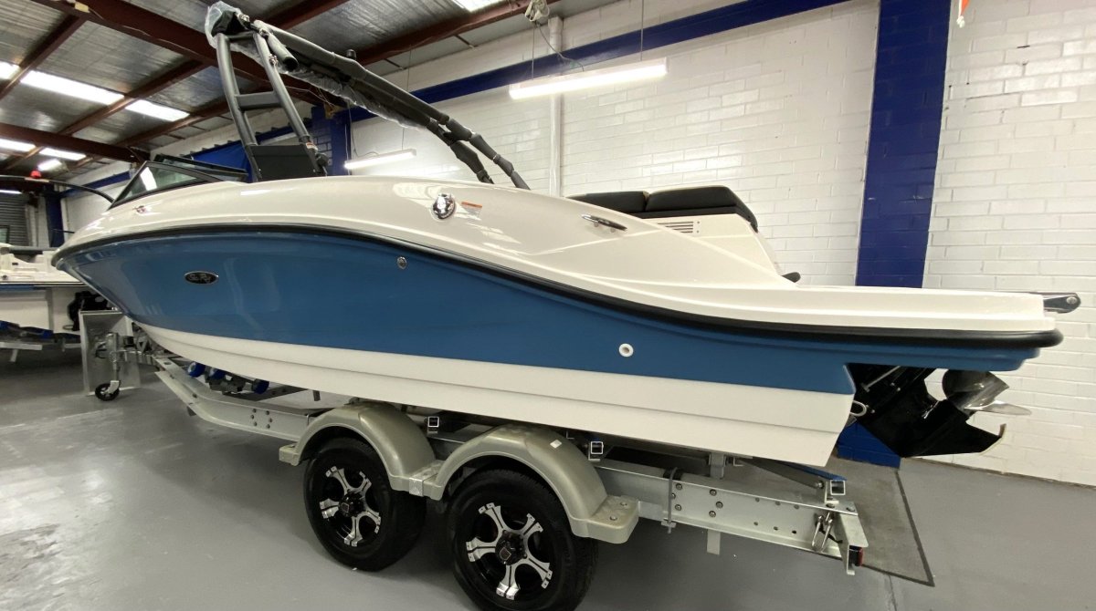 Sea Ray 210 SPX