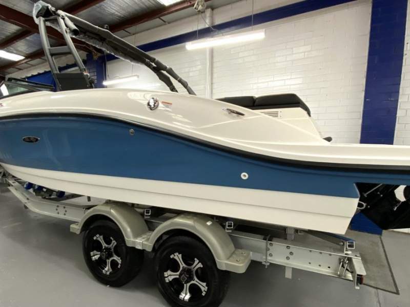 Sea Ray 210 SPX