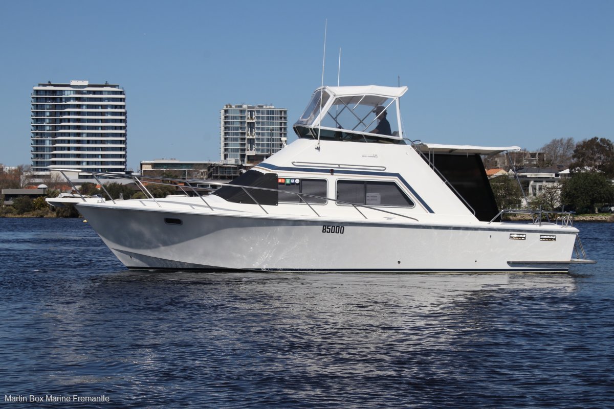 Fury 32 Flybridge Cruiser with a Volvo Diesel and Bow Thruster