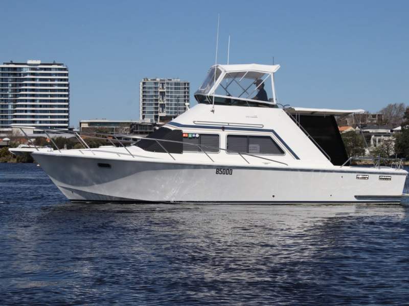 Fury 32 Flybridge Cruiser with a Volvo Diesel and Bow Thruster