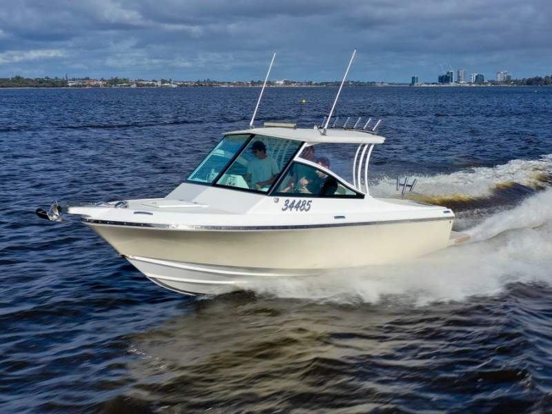 Caribbean Reef Runner 21 With 2020 MerCruiser 370 & Hamilton Jet