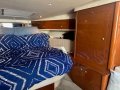 Sea Ray 350 Sundancer:Wardrobe beside bed