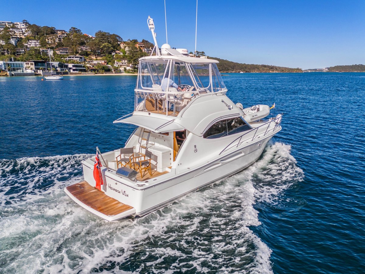 Riviera 37 Flybridge