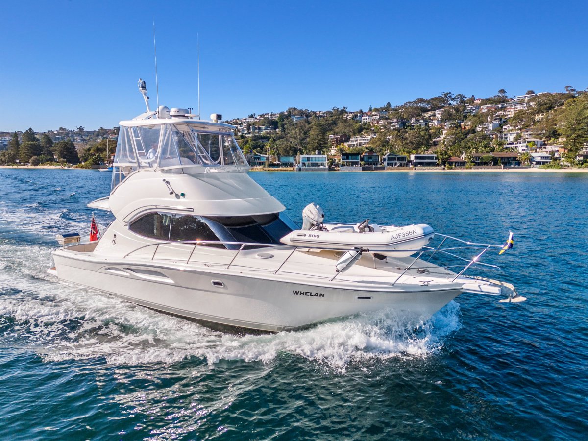 Riviera 37 Flybridge