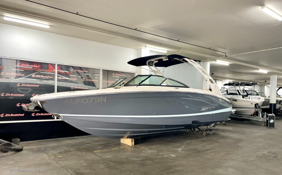 Regal LS6 Bowrider