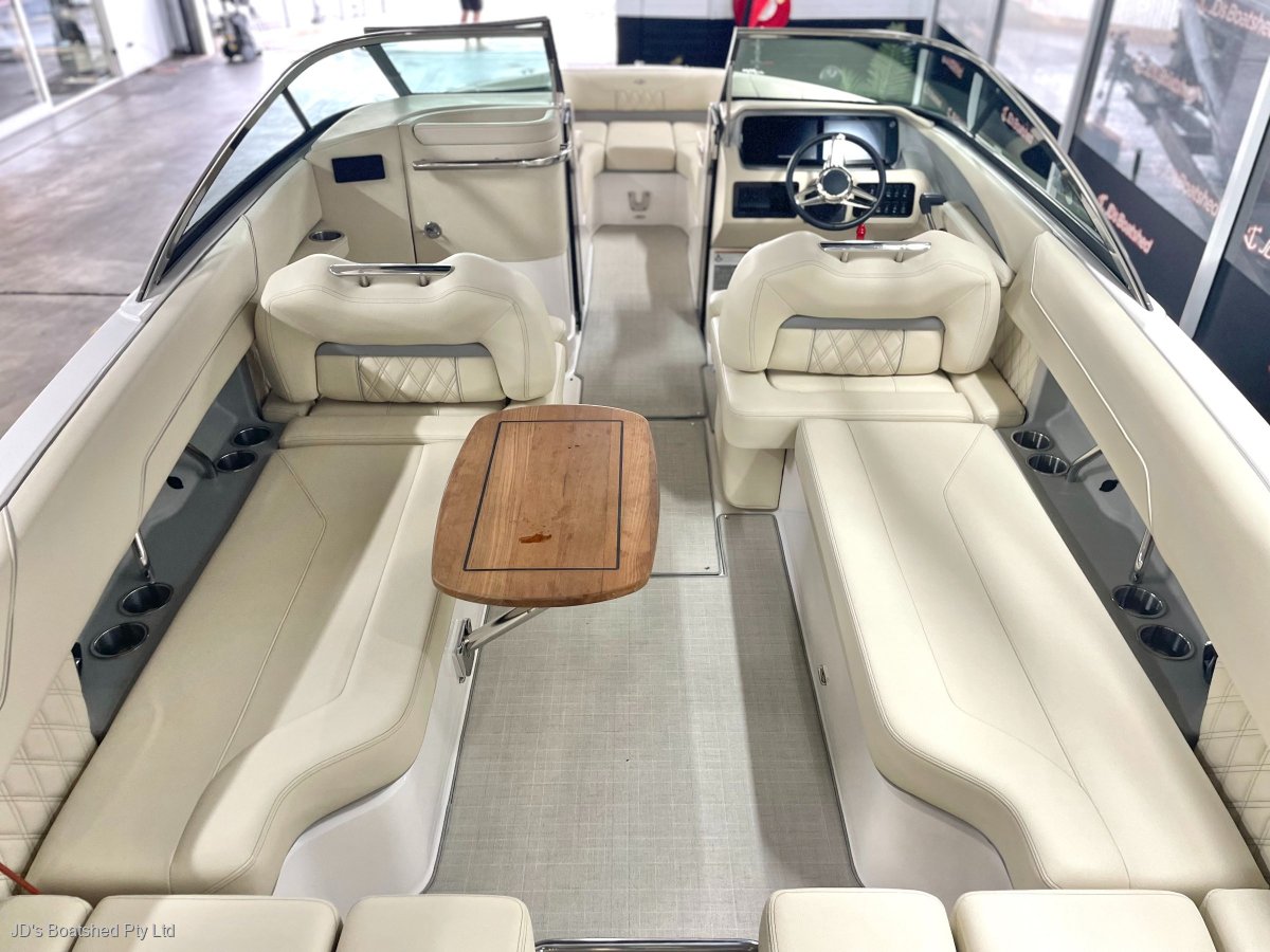 Regal LS6 Bowrider