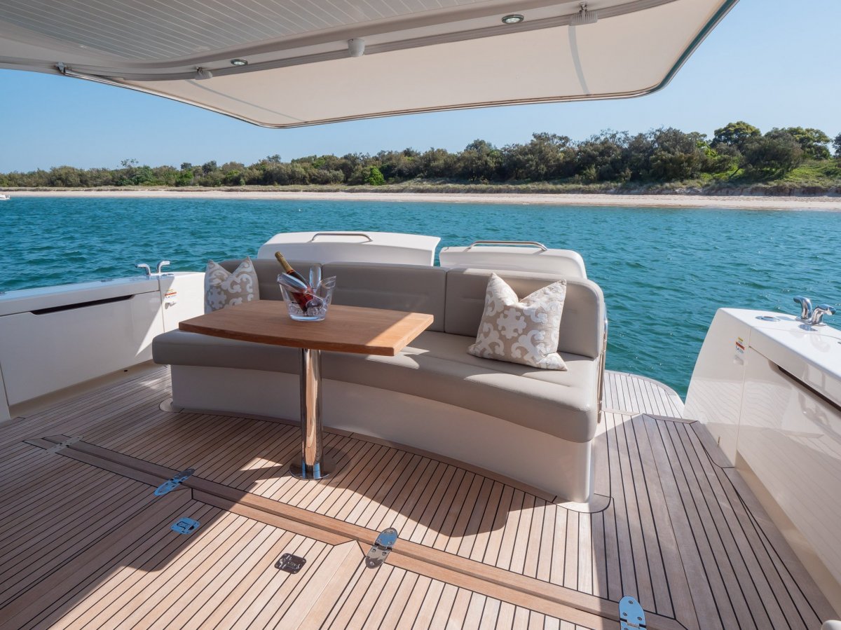 Maritimo M51 Enclosed Flybridge