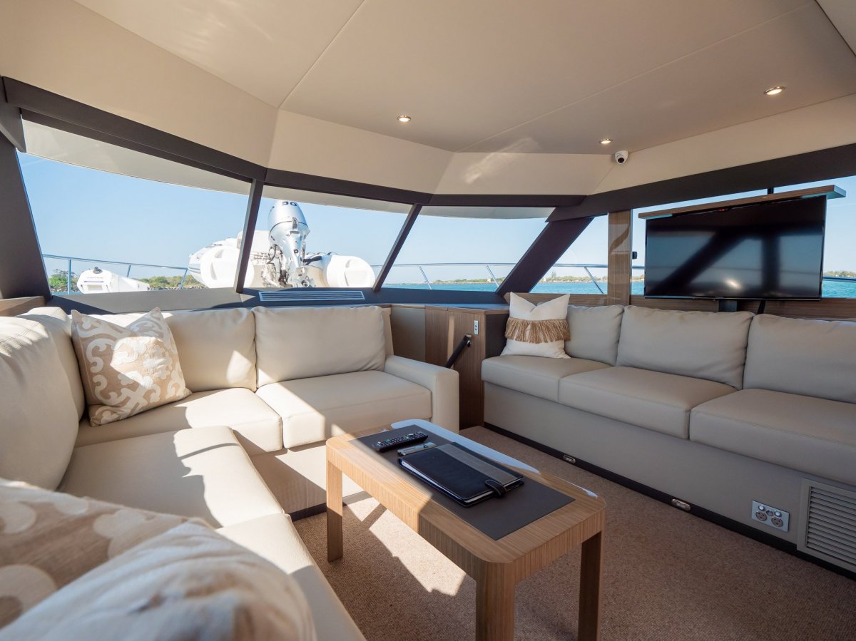 Maritimo M51 Enclosed Flybridge