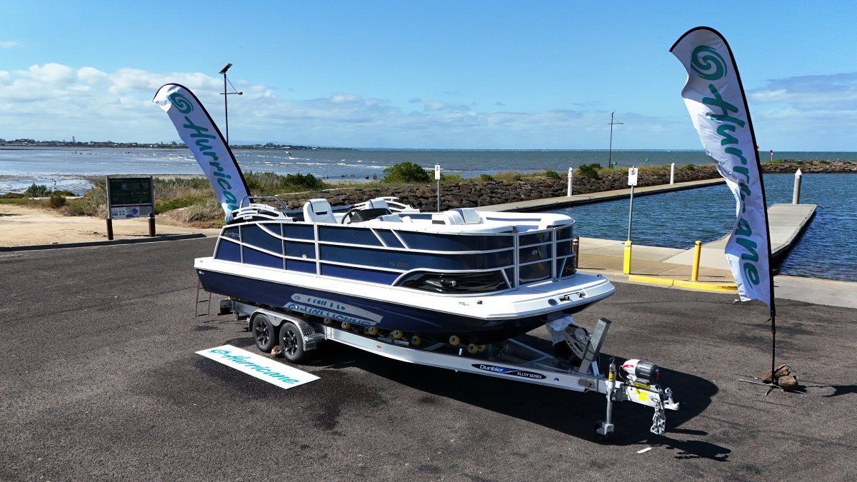 Hurricane Fundeck 236