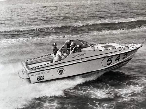 RS Custom race-boat