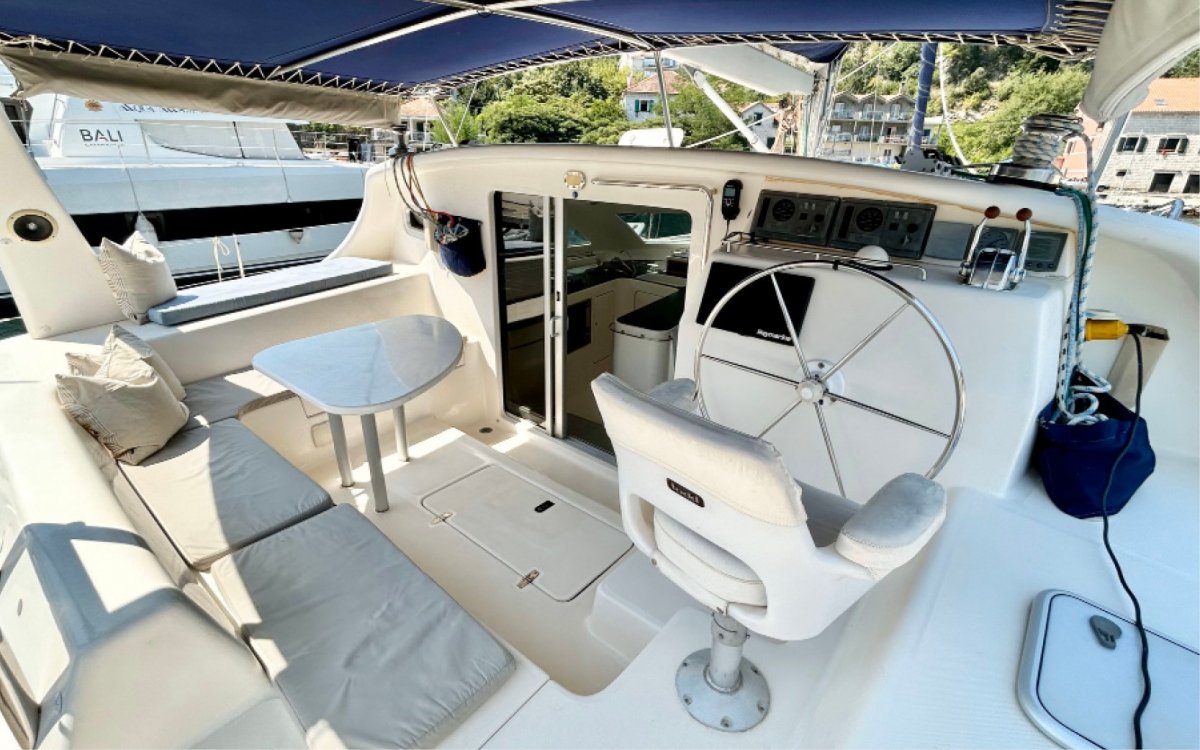 Maxim 380:Shantaram - 2002 Maxim 38
