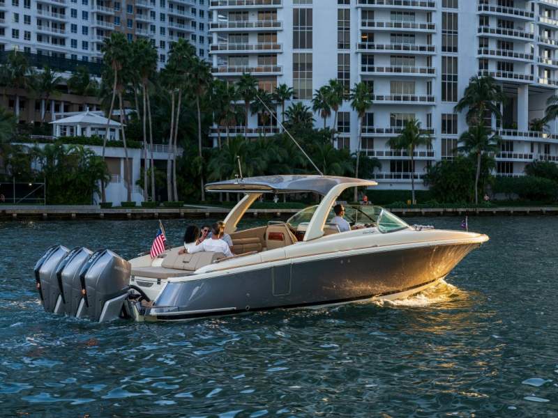 Chris Craft Launch 35 GT