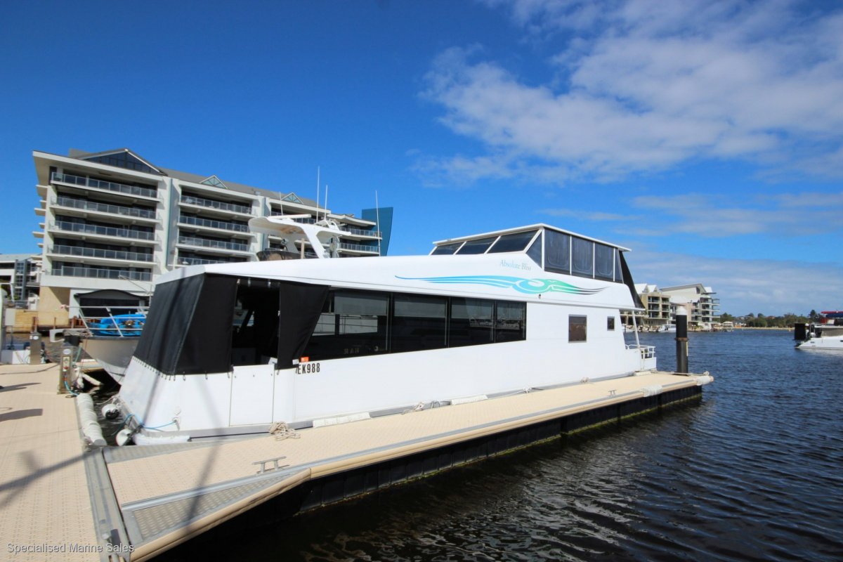 Custom House Boat ** THIS IS IT !! **