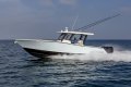 New Robalo R360 CC