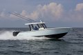 New Robalo R360 CC