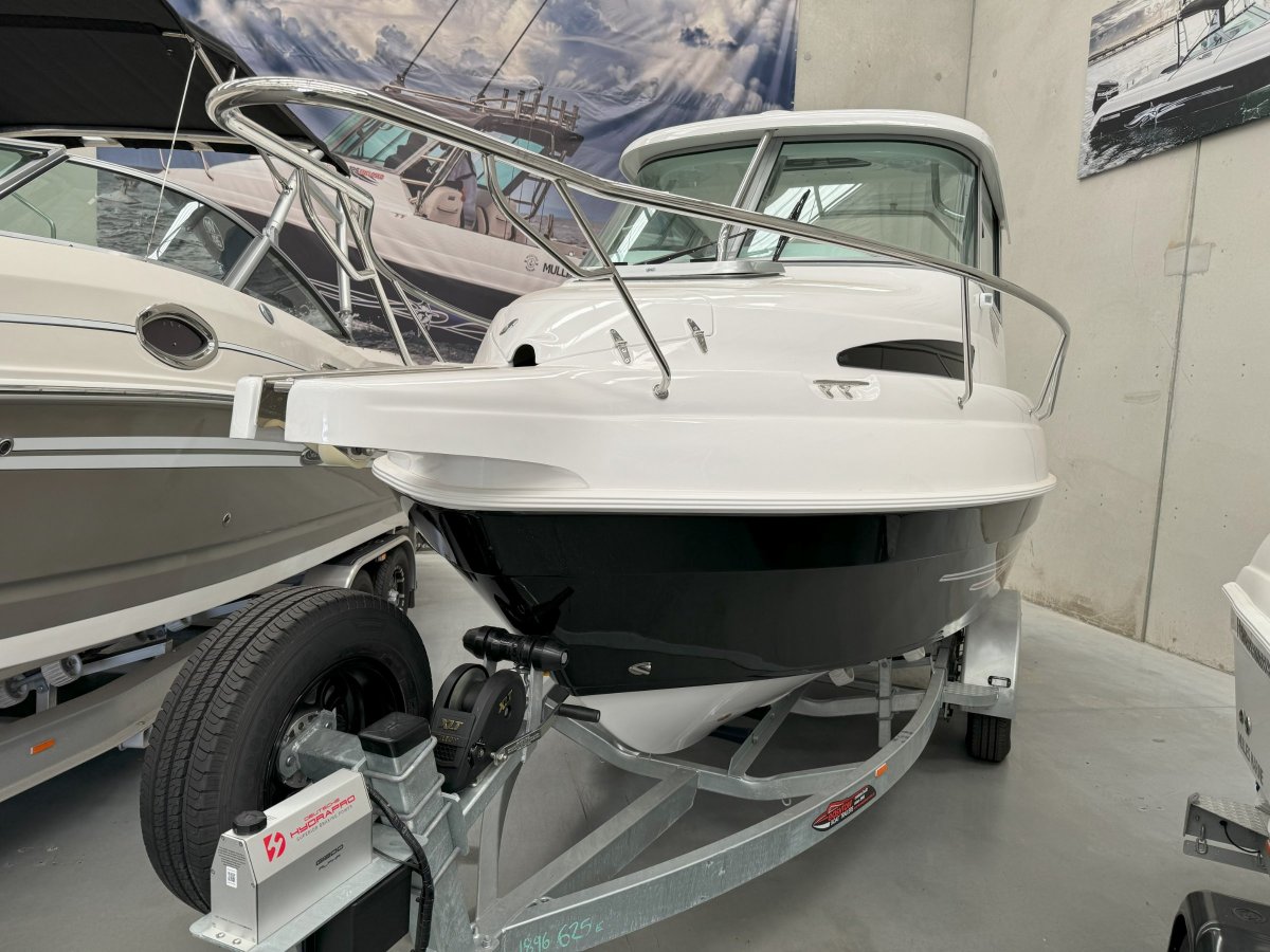Haines Hunter 625 Enclosed