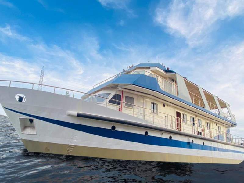 PASSENGER CRUISER