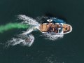 New Sea Ray SDX 250 SURF:Powerfull wakes to ride all day