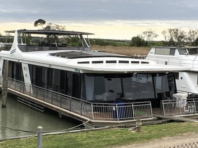 HAPPY DAYS. Commercial Concept Houseboat, 12Berth.