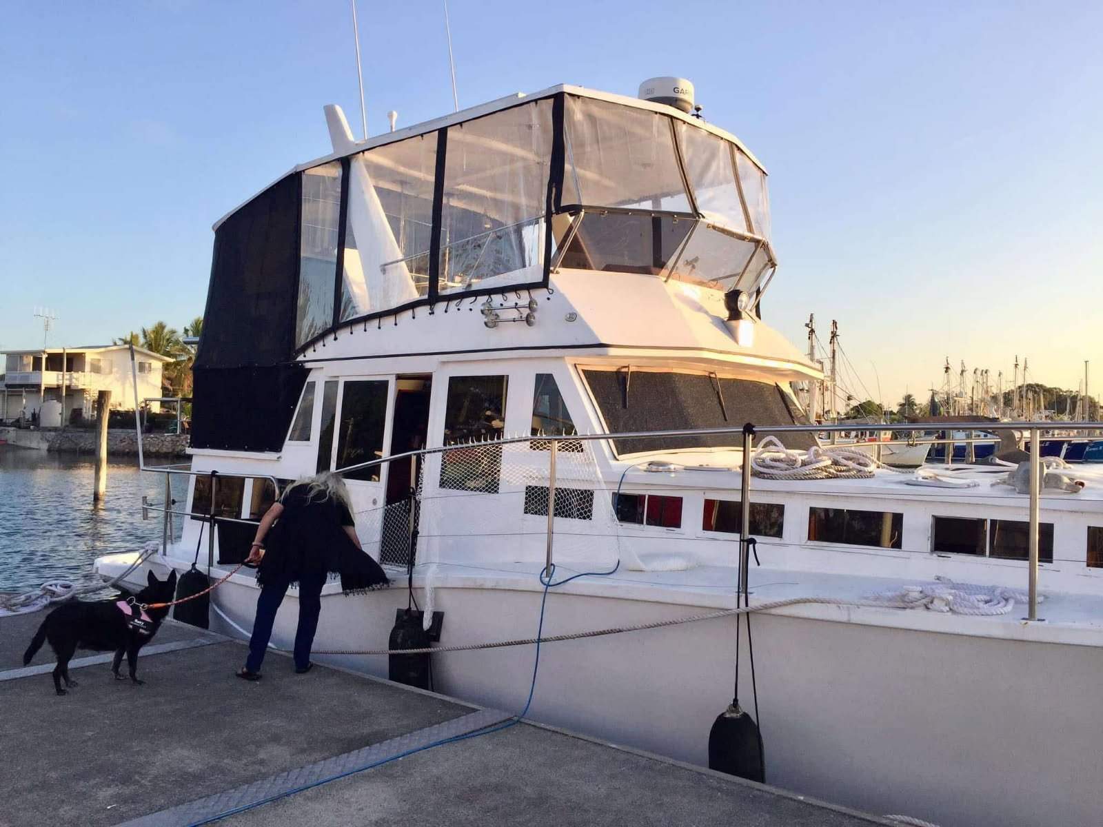 Boden 10.5 Flybridge Cruiser