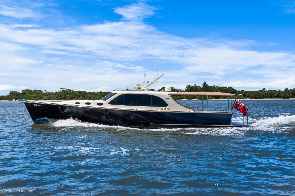 Palm Beach Motor Yachts 50 Sedan