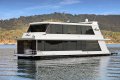 Amore Houseboat Holiday Home on Lake Eildon:Amore on Lake Eildon