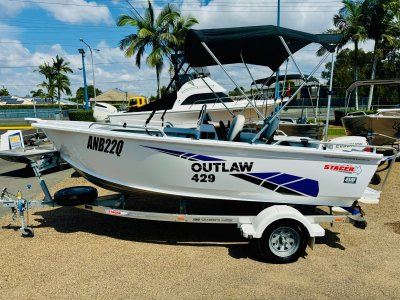 Stacer 429 Outlaw Side Console