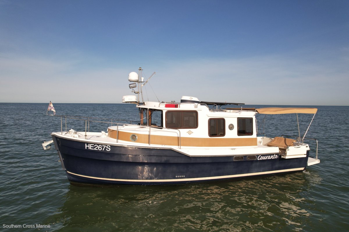 Ranger Tugs R31 - USA designed fast cruising trawler