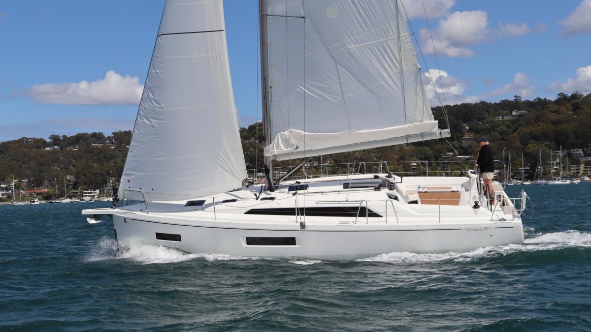 Beneteau Oceanis 37.1