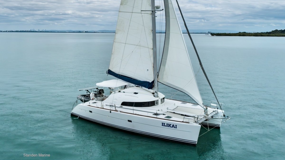 Lagoon 410 S2 Catamaran