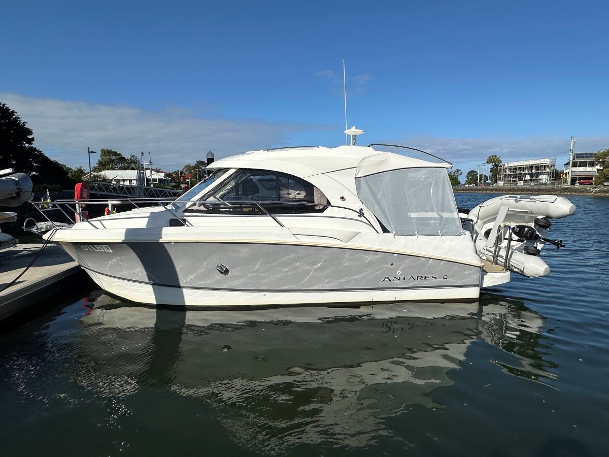 Beneteau Antares 8 Diesel