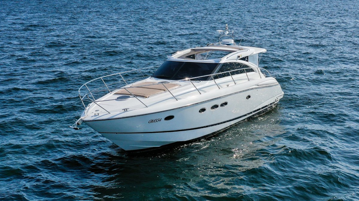 Princess V45 *305 hours from new*