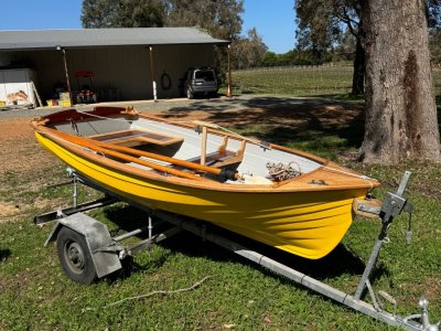 CLASSIC 9FT ROWING BOAT