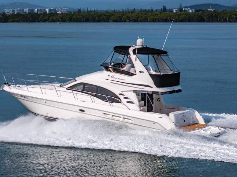 Sea Ray 455 Sedan