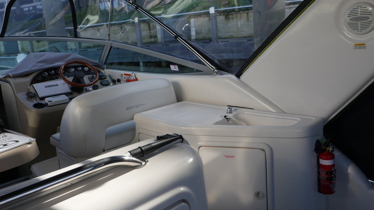  Riviera 3000 Offshore Series 2 2004 MODEL RIVIERA 3000 OFFSHORE SERIES 2 Boat Brokers of Tasmania