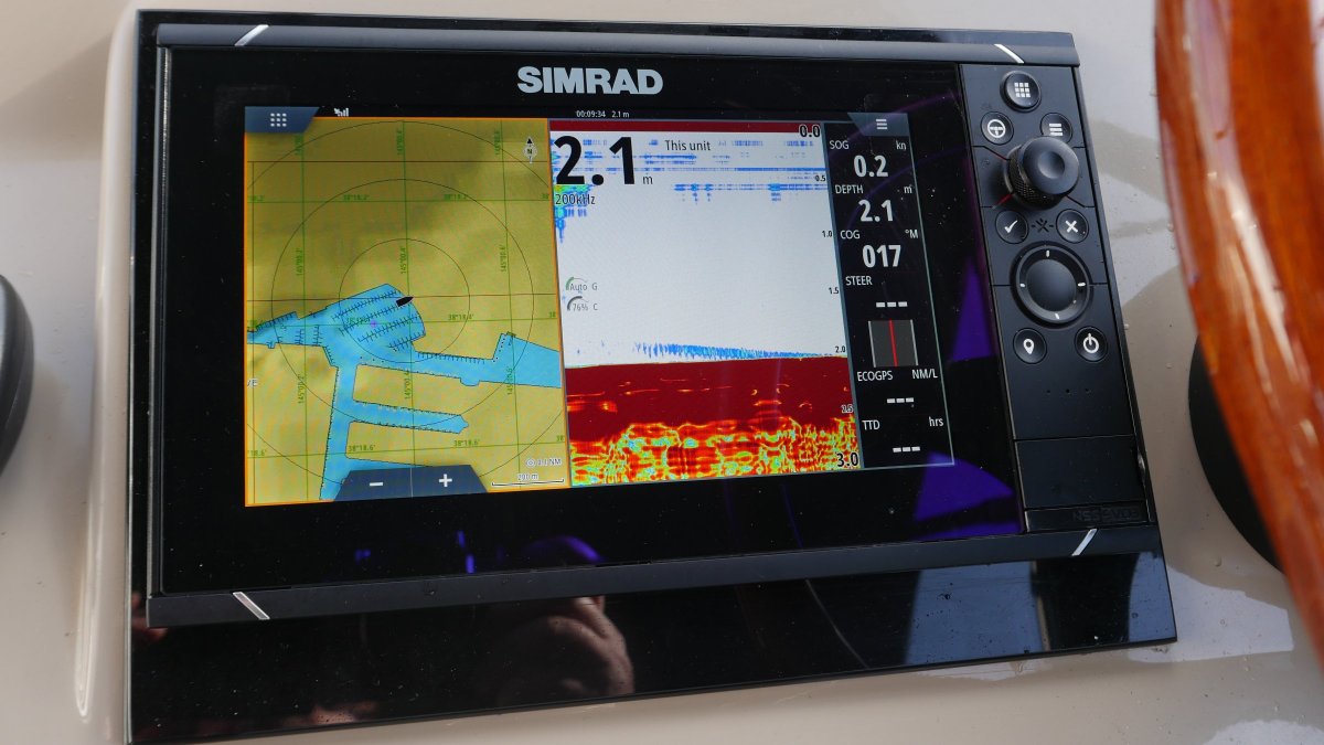  Riviera 3000 Offshore Series 2 2004 MODEL RIVIERA 3000 OFFSHORE SERIES 2 Boat Brokers of Tasmania