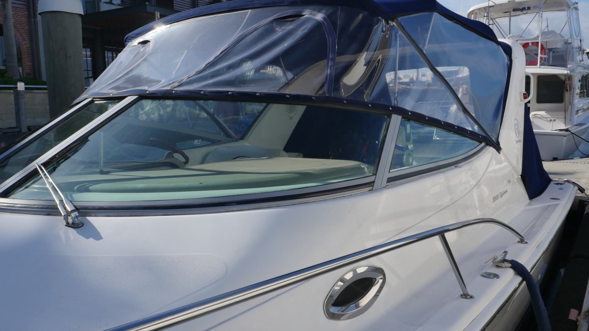  Riviera 3000 Offshore Series 2 2004 MODEL RIVIERA 3000 OFFSHORE SERIES 2 Boat Brokers of Tasmania