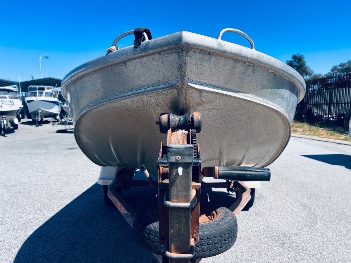 Quintrex 400 Hornet Wide Body