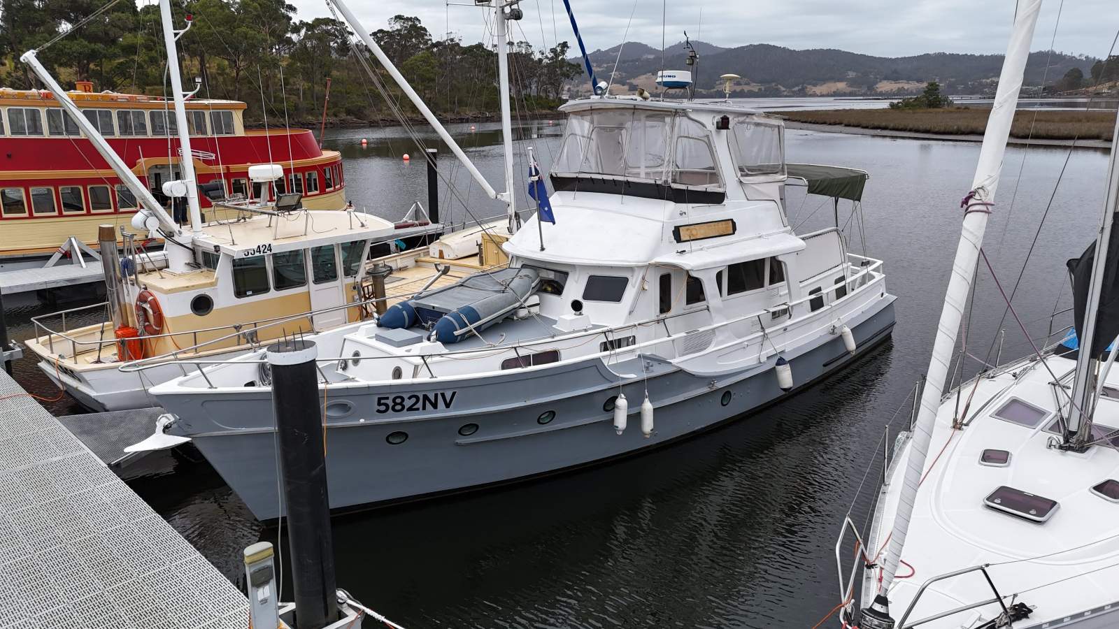 Holmes 51 Motor Cruiser SUPERBLY BUILT HISTORICAL MOTOR CRUISER!
