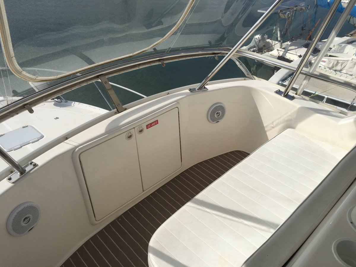 RAMAZ II Riviera 3350 Flybridge Boat Brokers of Tasmania