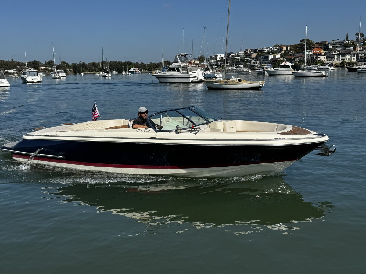 Chris Craft Launch 27