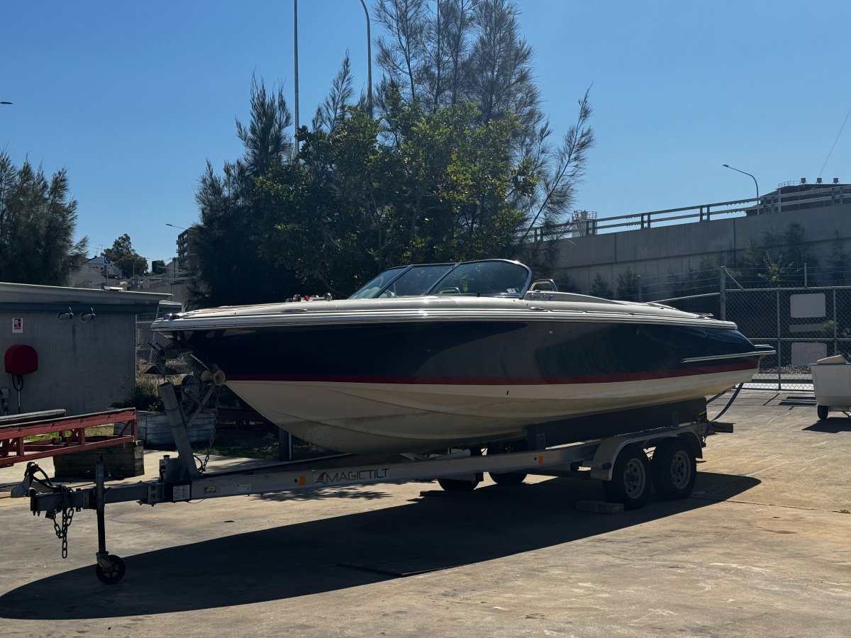 Chris Craft Launch 27