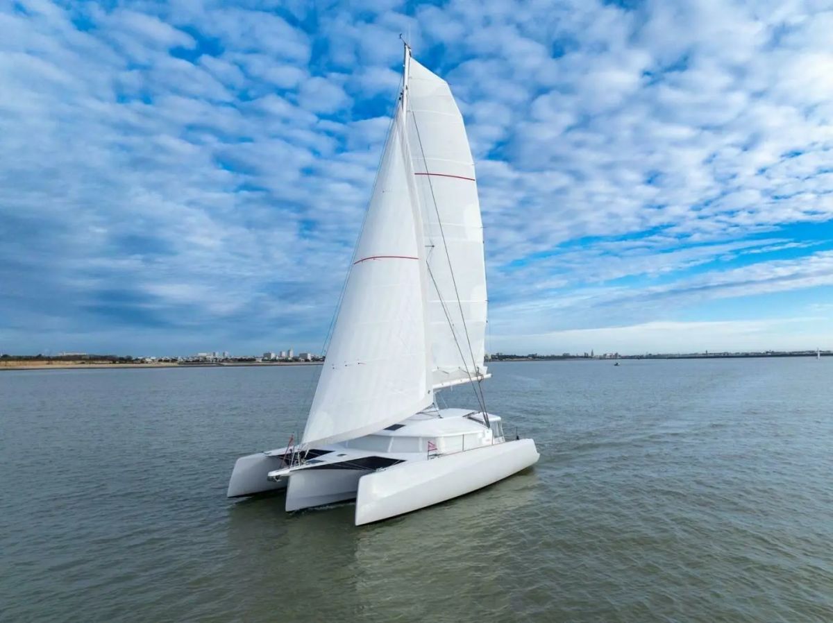 Neel Trimarans 43
