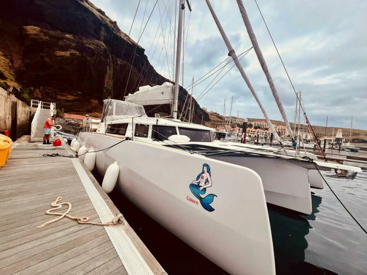 Neel Trimarans 43