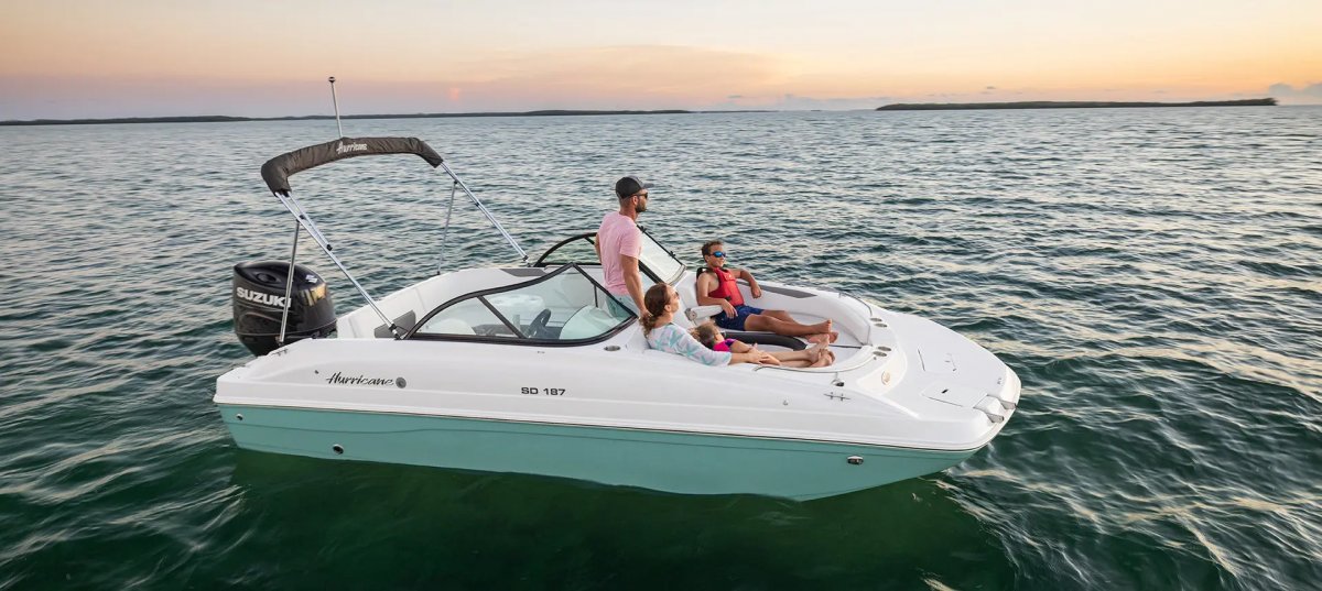 Hurricane Sundeck 187