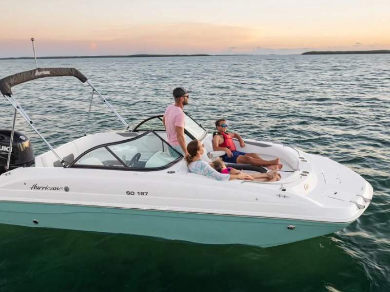 Hurricane Sundeck 187
