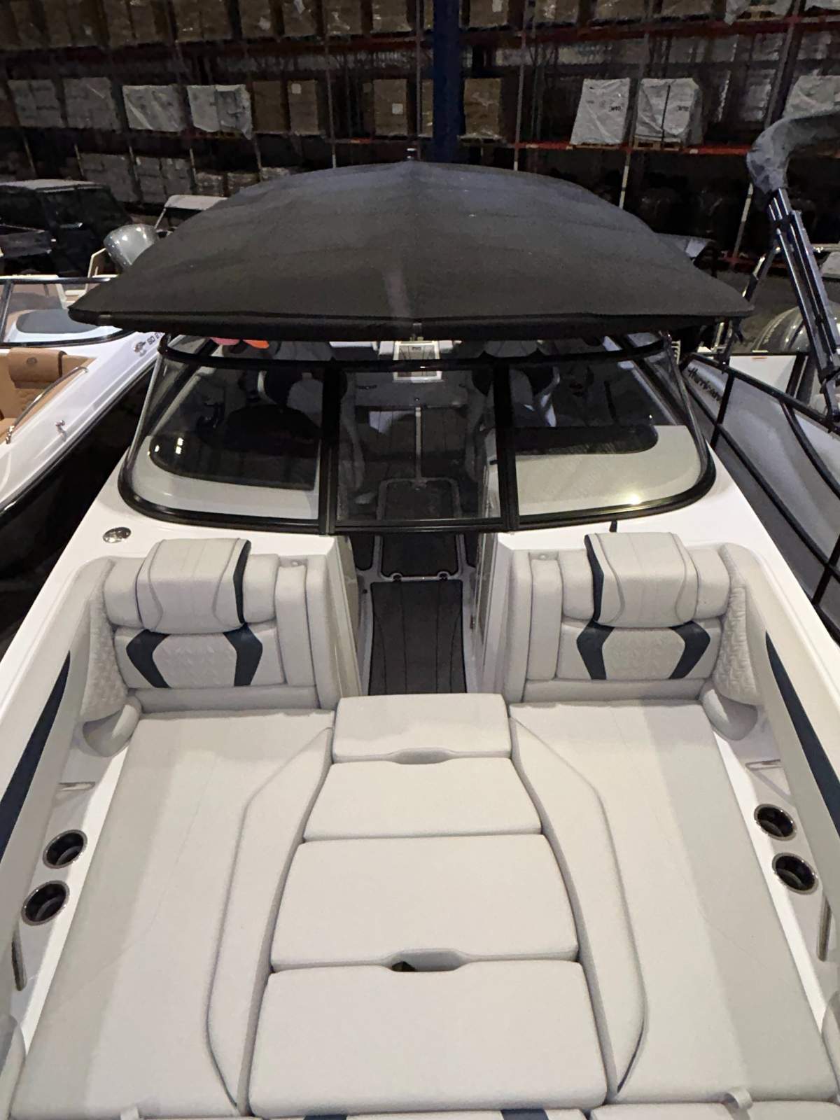 Hurricane Sundeck 2600