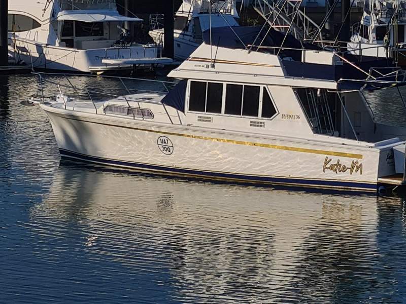 Fairway 36 Flybridge Cruiser